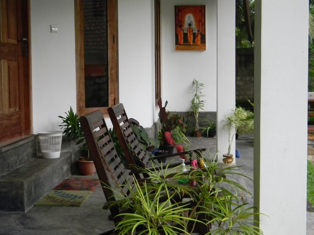 Om Villa Hikkaduwa Exterior foto